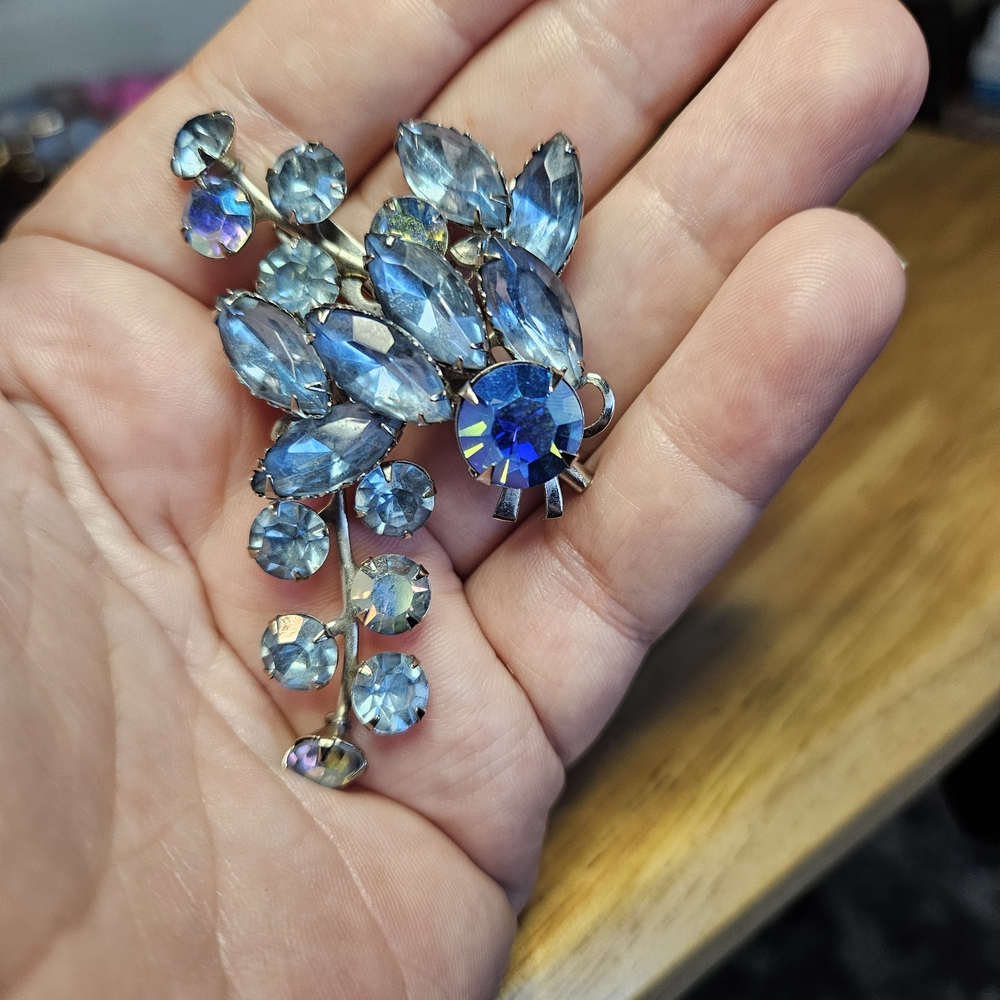Elegant Blue Crystal Brooch